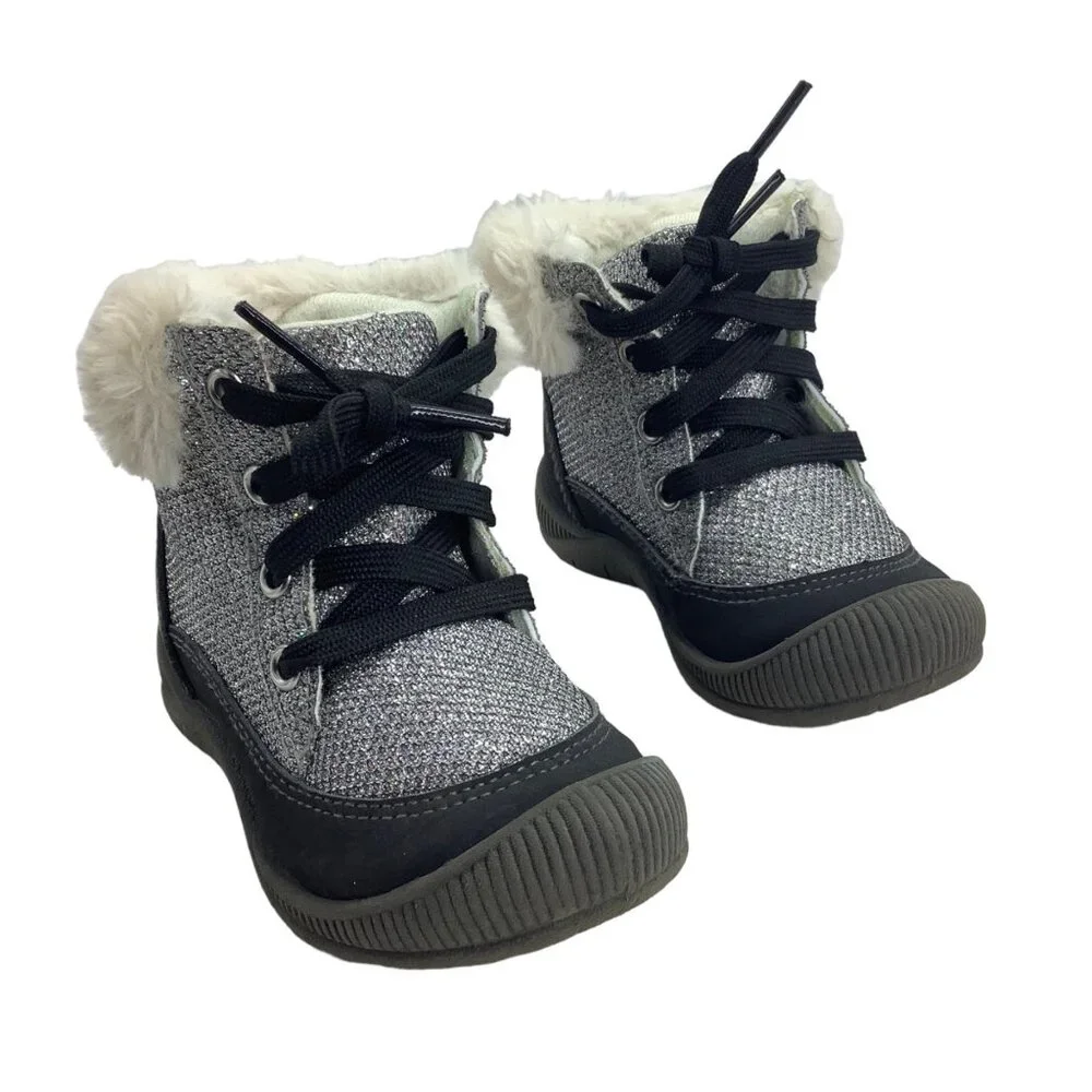 OshKosh B'Gosh Faux Fur Lined Joyita Fashion Boots Toddler Girl 6 Silver White